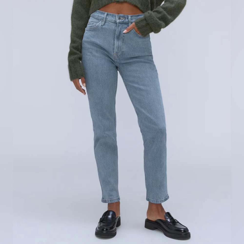 Everlane the original cheeky jean- stone washed sky
